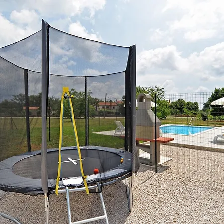 Dvori With Pool * Kaštelir