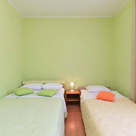 Dvori With Pool Apartman Kaštelir