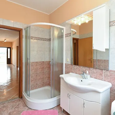 Apartment Dvori With Pool *